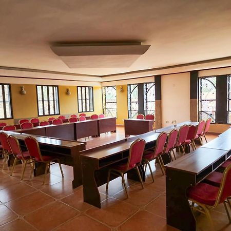 Hendo Hotel Entebbe Exterior photo