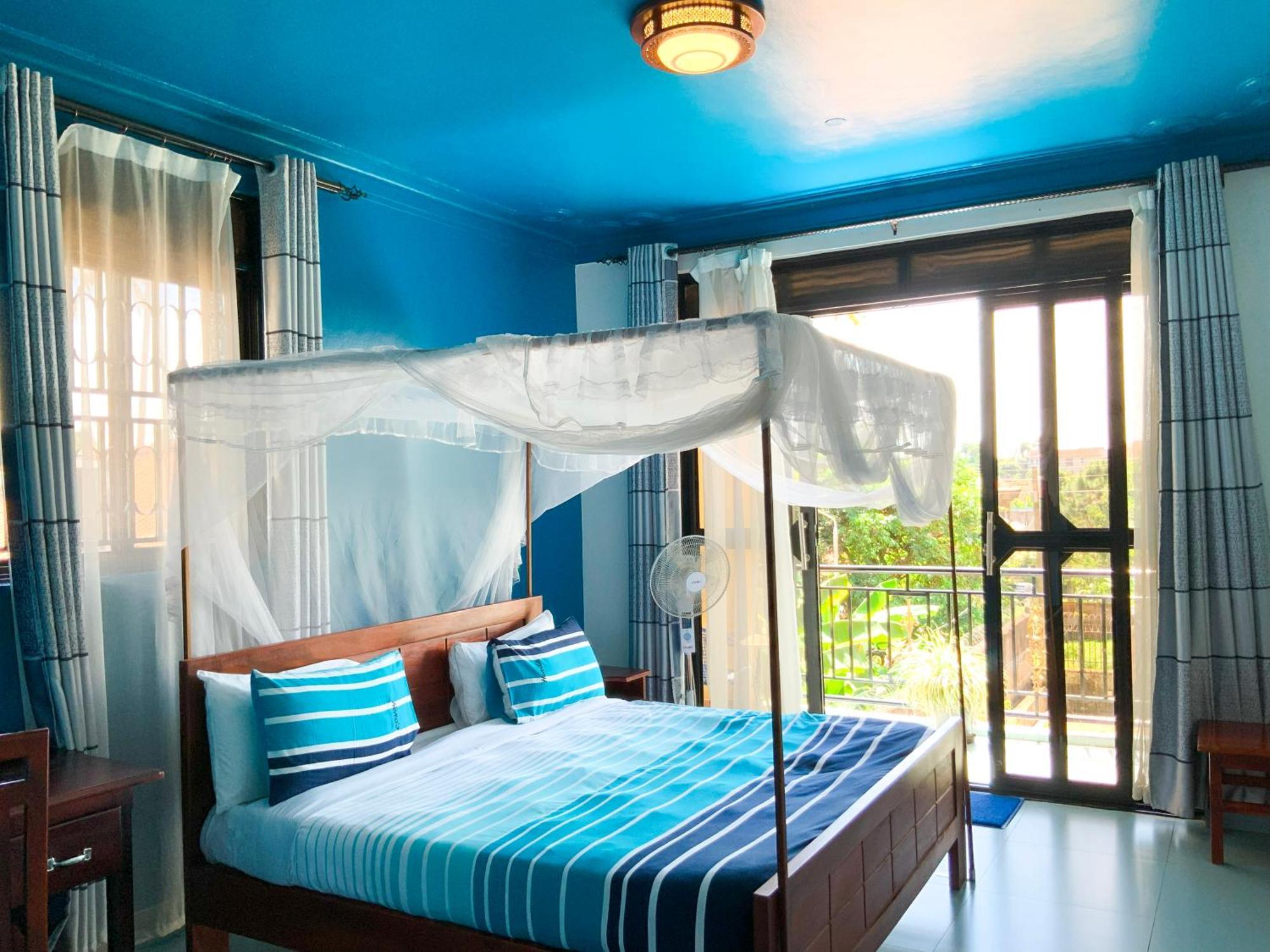 Hendo Hotel Entebbe Exterior photo