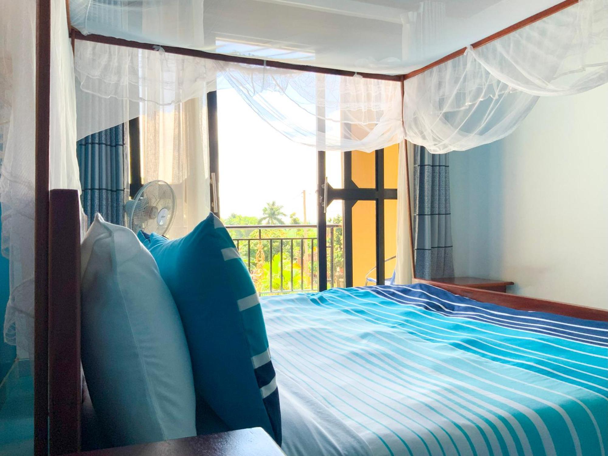 Hendo Hotel Entebbe Exterior photo