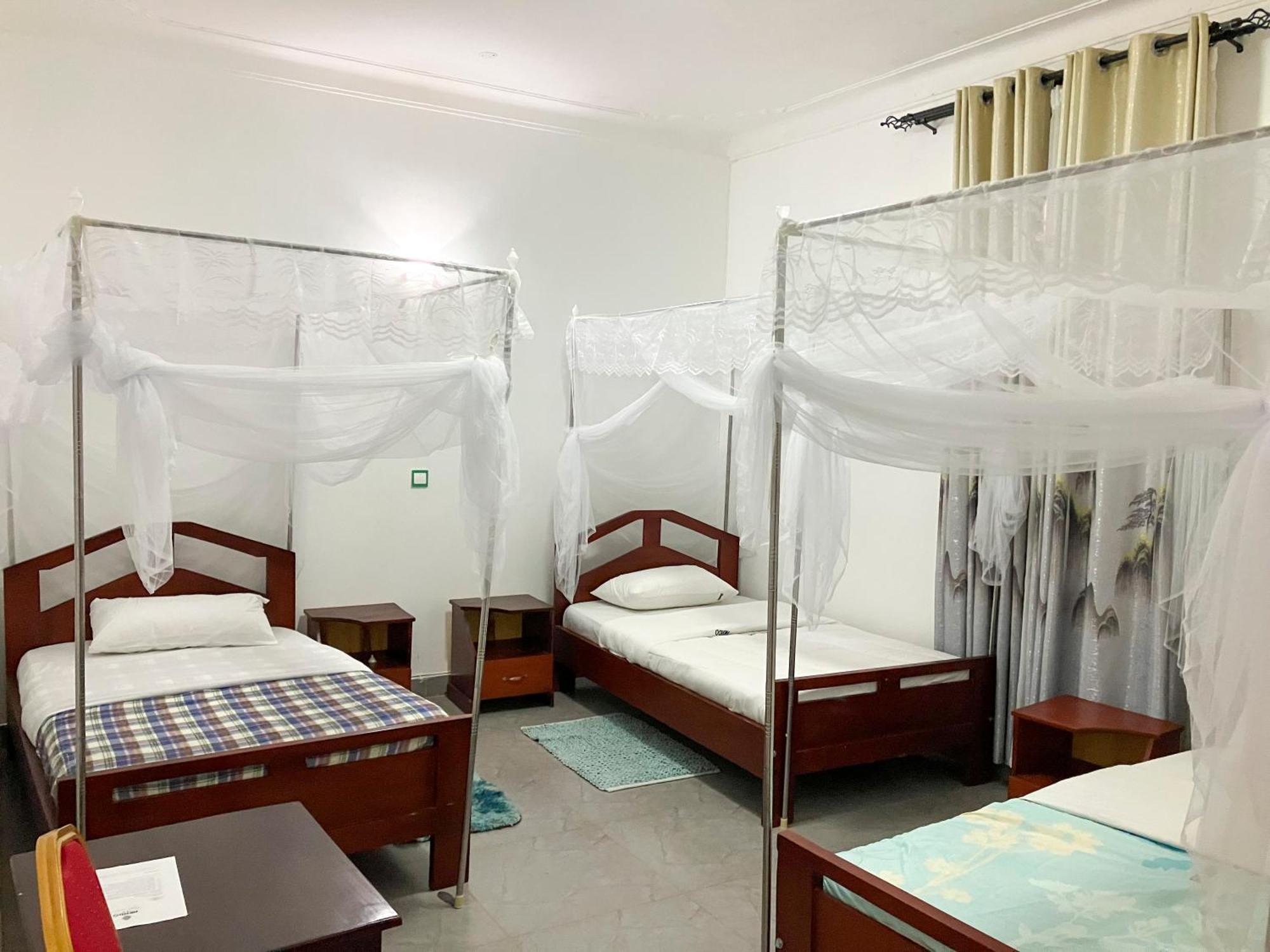 Hendo Hotel Entebbe Exterior photo