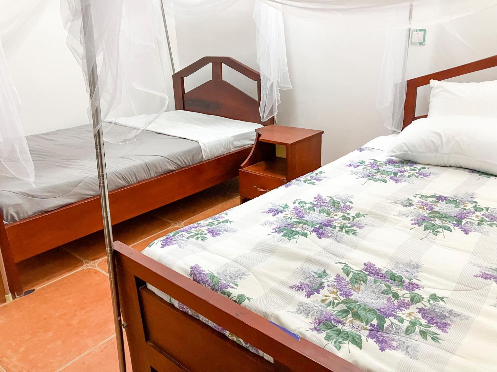 Hendo Hotel Entebbe Exterior photo