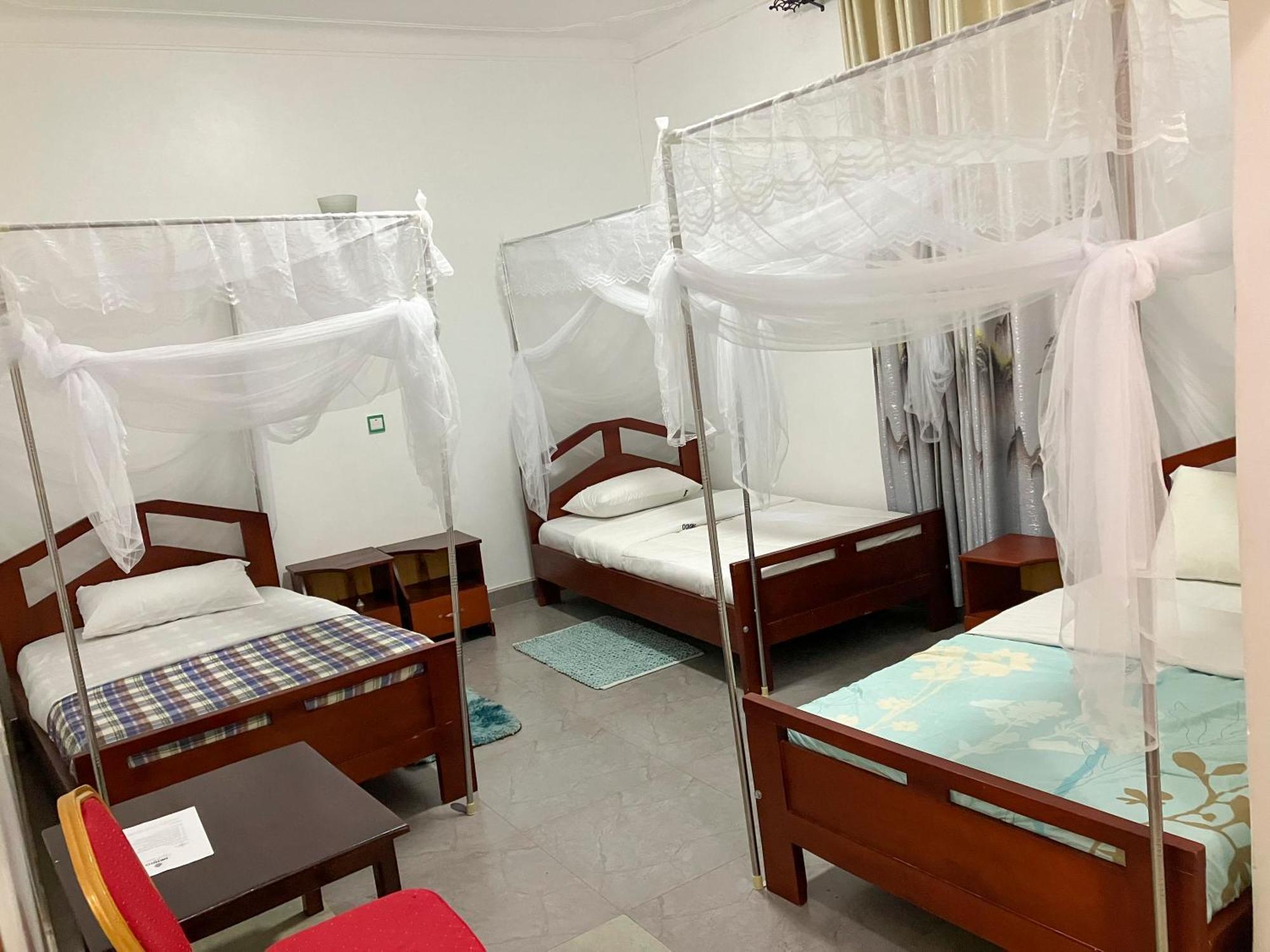 Hendo Hotel Entebbe Exterior photo