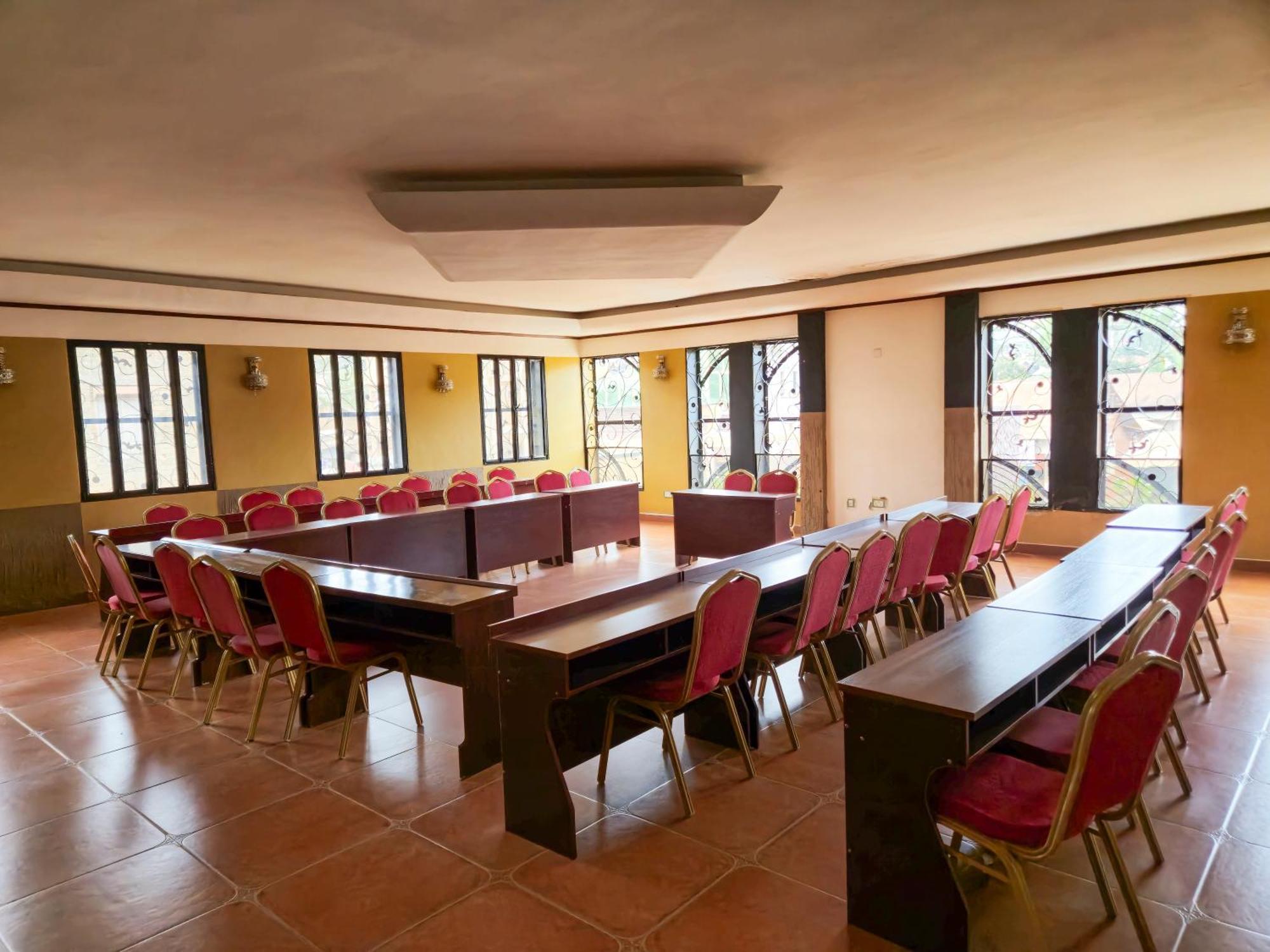 Hendo Hotel Entebbe Exterior photo
