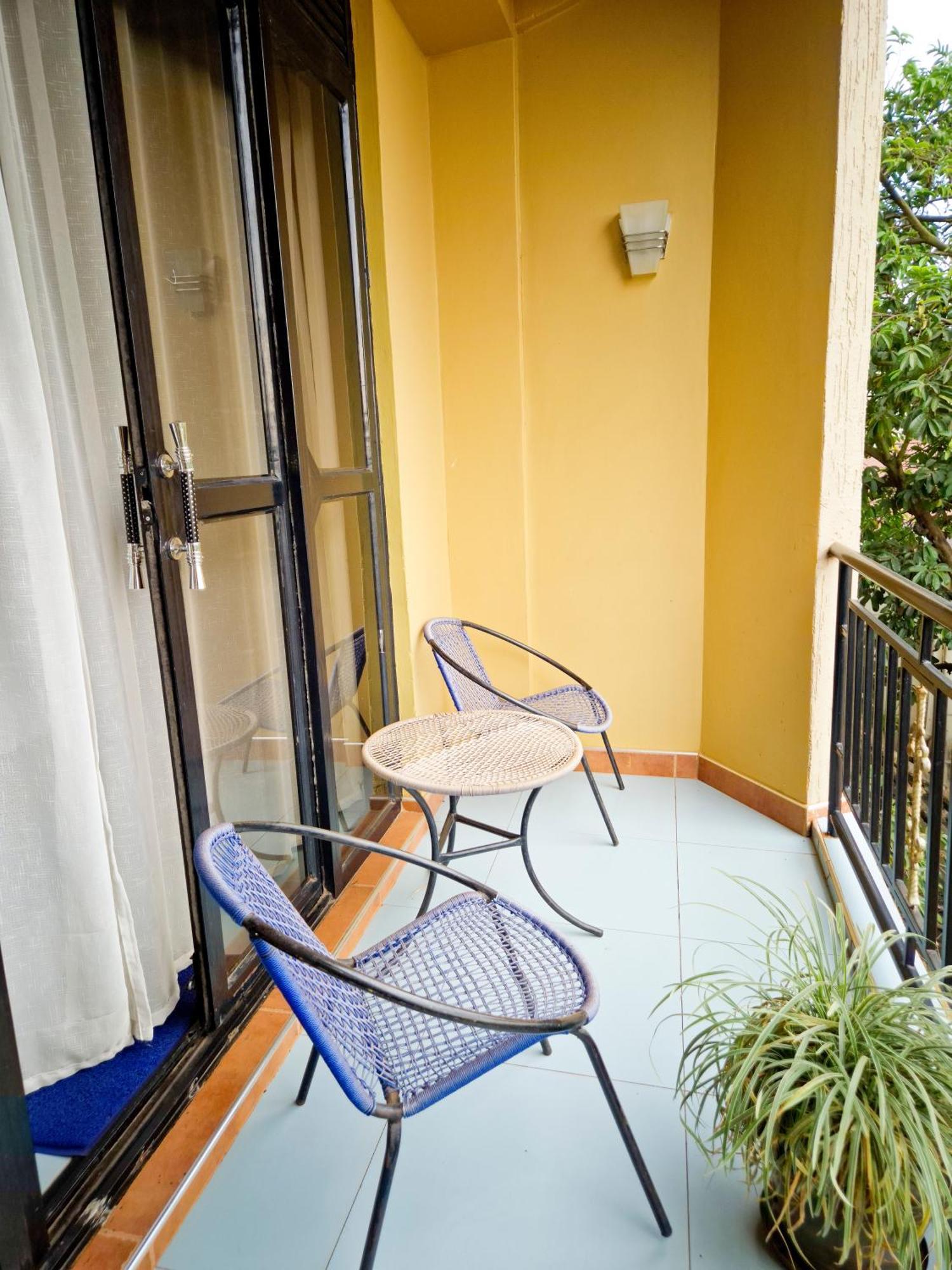 Hendo Hotel Entebbe Exterior photo